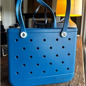NAVY BOGG BAG SMALL